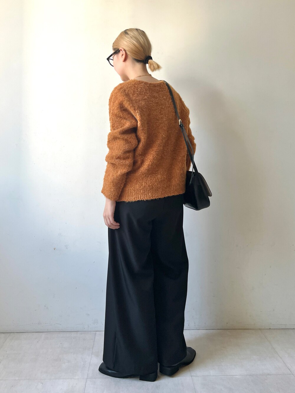 「ニット、カーディガン、Bou Jeloud、低身長、低身長コーデ」｜「Bou Jeloudのブークレニットショートカーディガン（カーディガン/ボレロ、オレンジ系）」を使った、TSUKIさん（レディース・153cm）の秋コーディネートの3枚目の写真