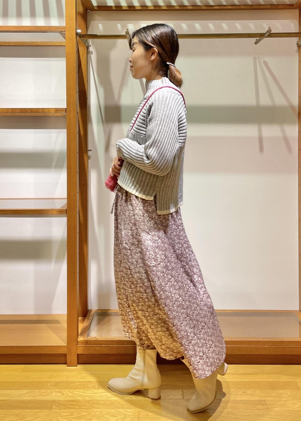 ハイネック花柄ワンピースを使った人気ファッションコーディネート - WEAR