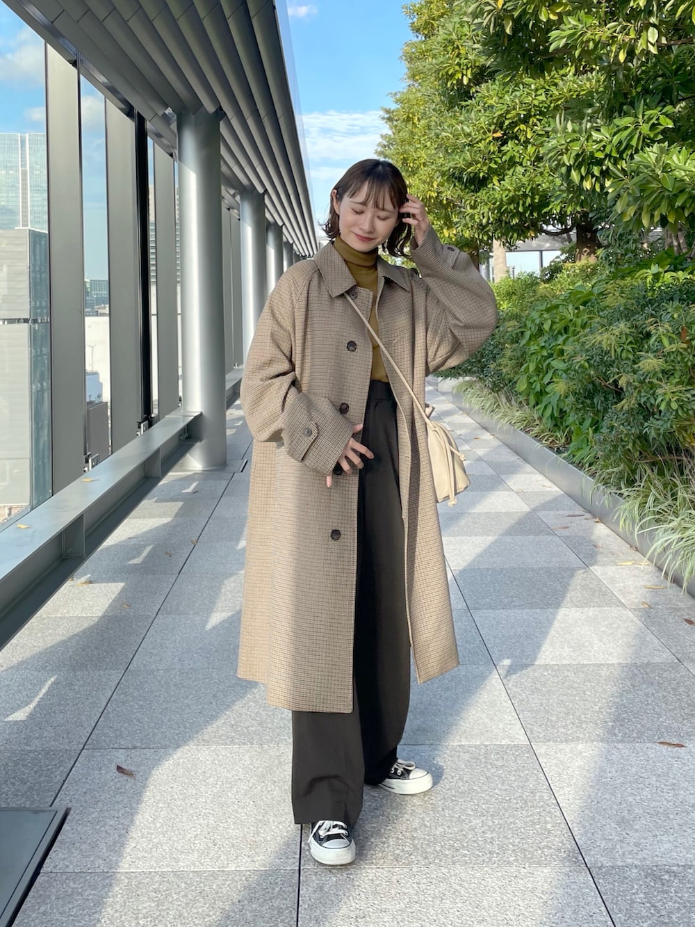 「チェックアウター、アウター、秋冬コーデ、チェック、GUコーデ、GU、巾着バッグ、UNIQLO、UNIQLOコーデ、プチプラコーデ、着回しコーデ」｜「GUのアイテム（ジャケット/アウター、ブラウン系）」を使った、ちょこびさん（骨格ウェーブ・レディース・154cm）の秋コーディネートの2枚目の写真