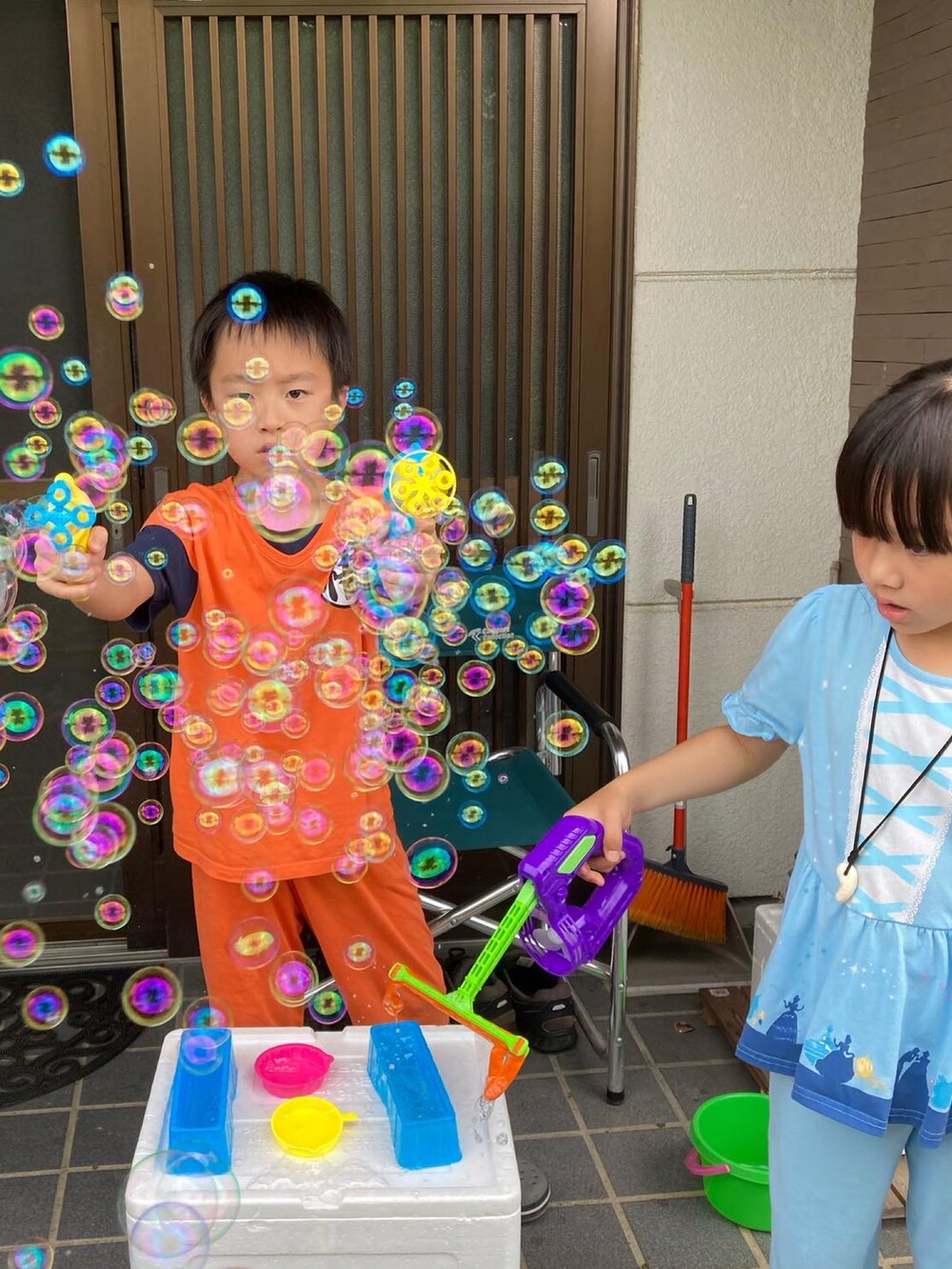 「シャボン玉、パジャマ」｜「プリンセスのアイテム（ルームウェア/パジャマ、ブルー系）」を使った、ゆっけさん（キッズ・125cm）の夏コーディネートの2枚目の写真