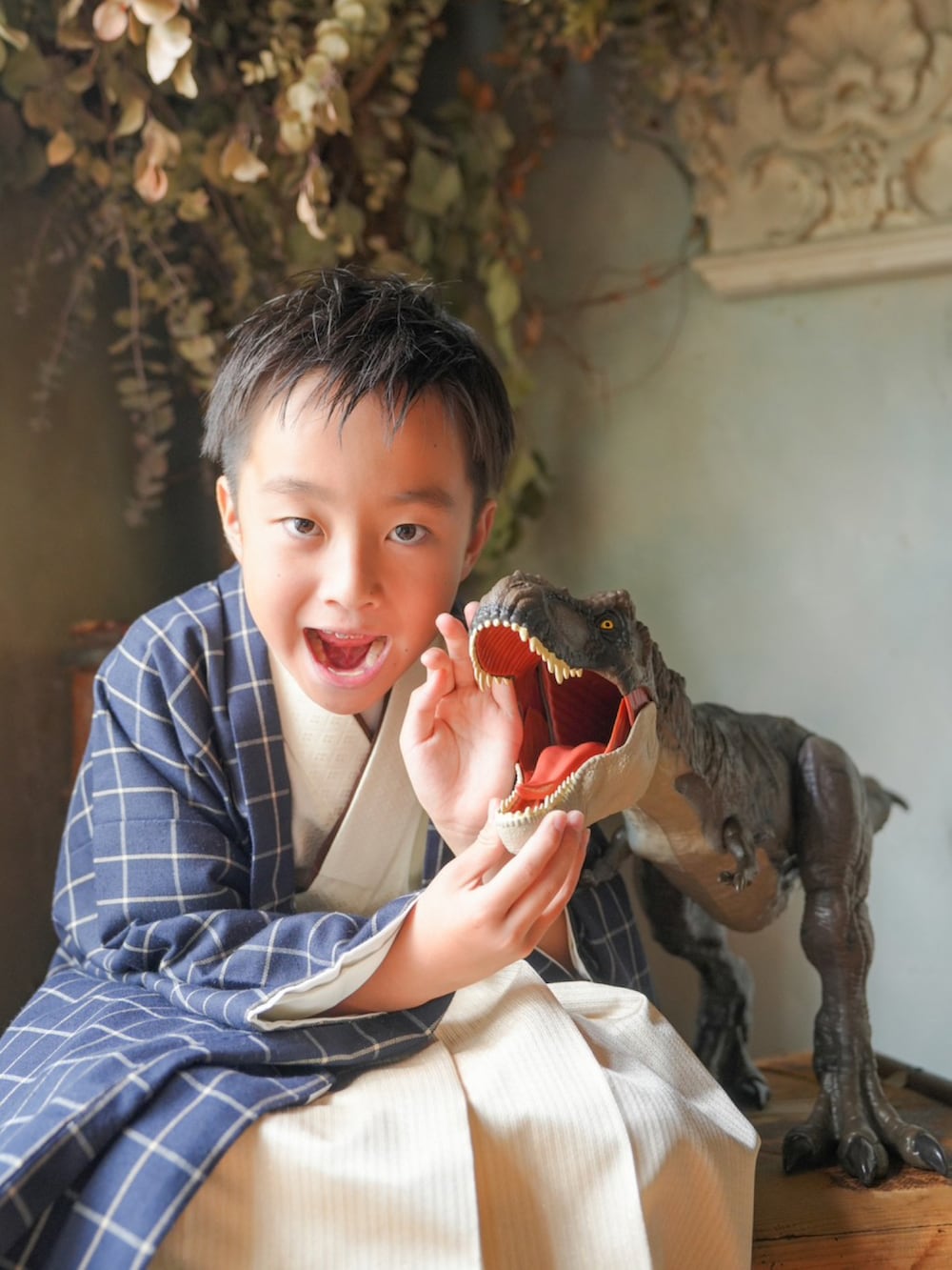 ブラウン系のフィギュアを着用したキッズの夏コーディネートの2枚目の写真