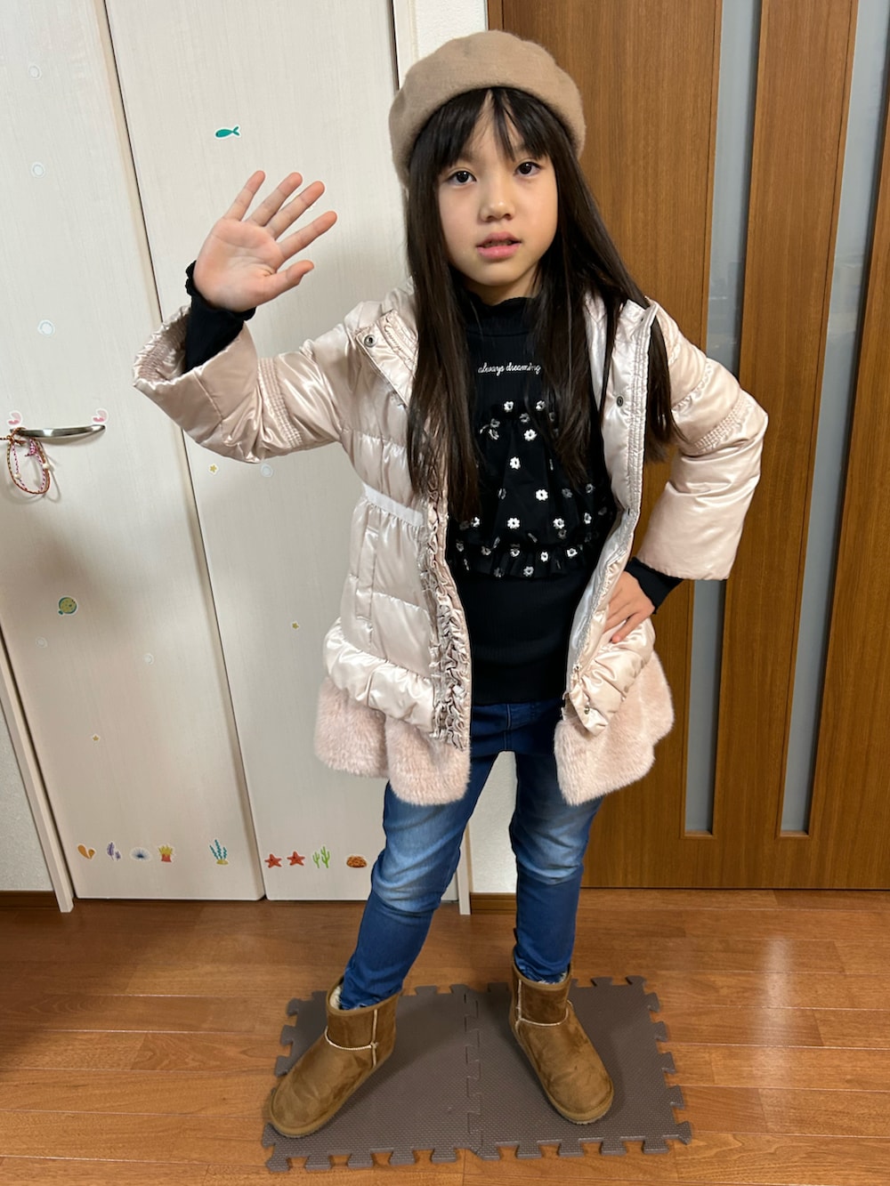 「冬アウター、小学生コーデ」｜「JILL STUARTのアイテム（ダウンジャケット/コート、ピンク系）」を使った、ゆっけさん（キッズ・138cm）の冬コーディネートの2枚目の写真