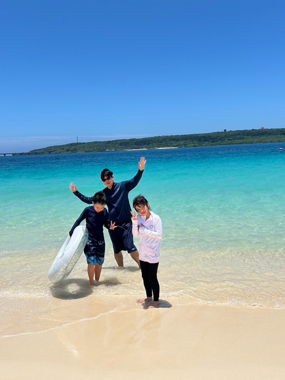 イエロー系のその他を着用したキッズの夏コーディネートの2枚目の写真