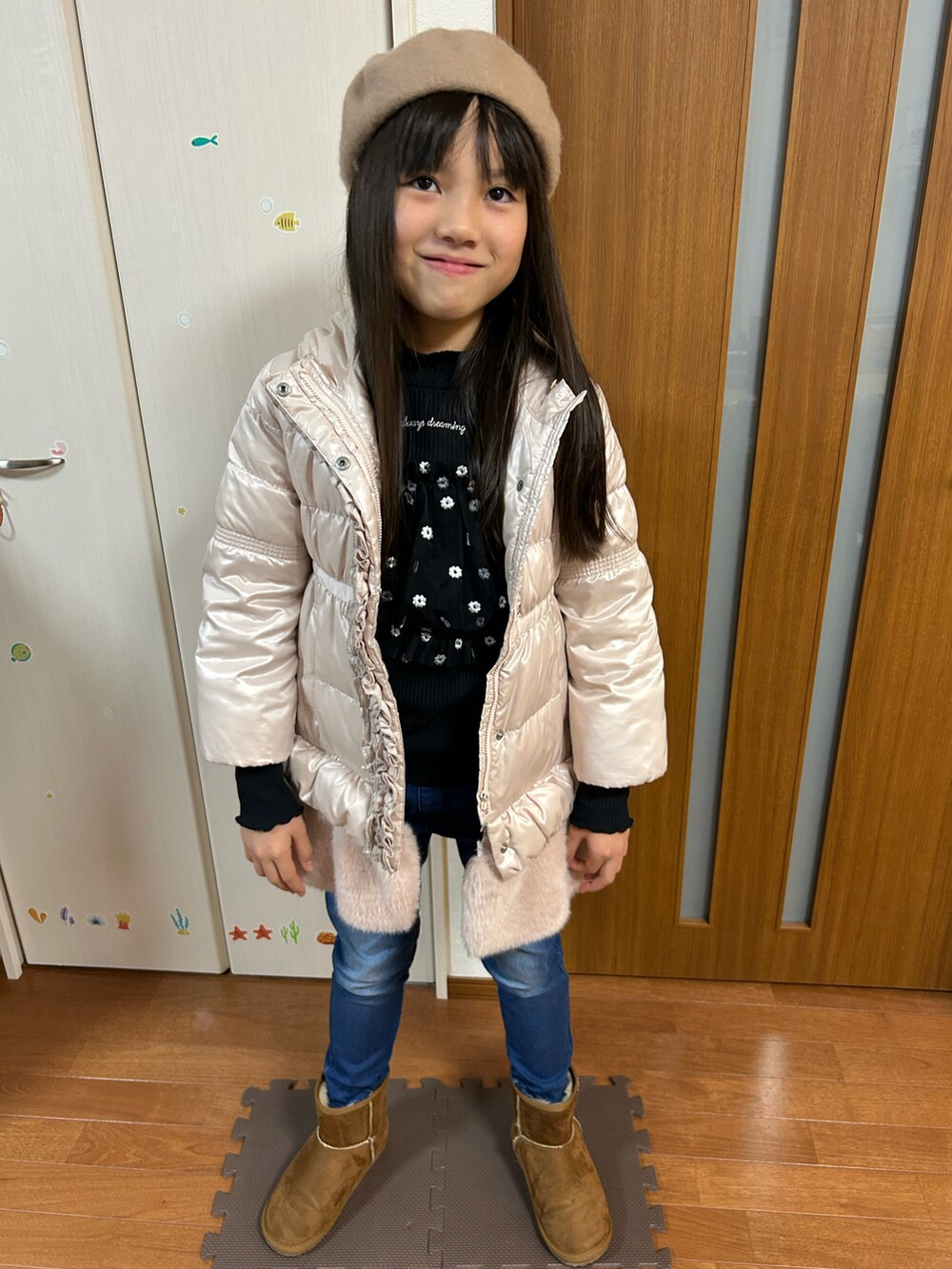 「冬アウター、小学生コーデ」｜「JILL STUARTのアイテム（ダウンジャケット/コート、ピンク系）」を使った、ゆっけさん（キッズ・138cm）の冬コーディネートの3枚目の写真
