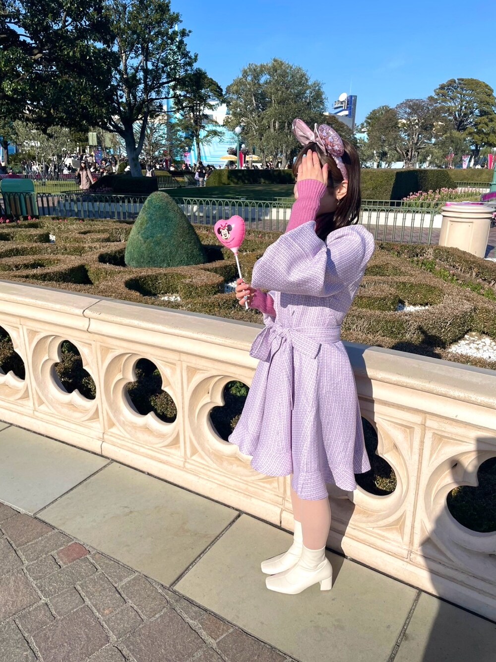 「お出かけコーデ、フェミニンコーデ、低身長女子、低身長コーデ、155㎝コーデ、ピンク、ワンピース、ツイードワンピース、ブーツ、おしゃれさんと繋がりたい」｜「Areeamのウエストタックツイードワンピース（ワンピース、パープル系）」を使った、rannpu_tさん（レディース・155cm）の春コーディネートの3枚目の写真