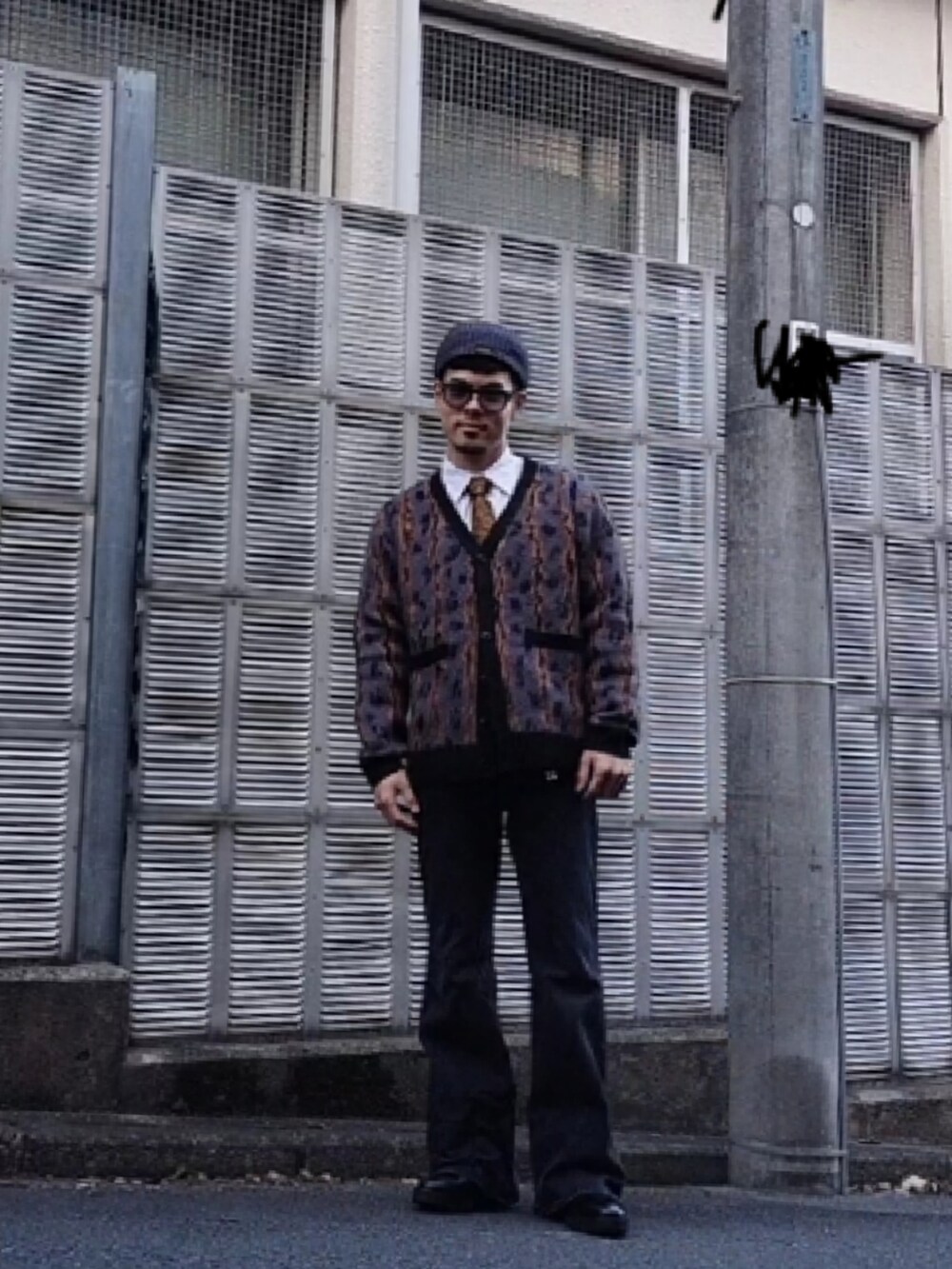 「大人カジュアル、きれいめカジュアル、お出かけコーデ、バイカー、脱量産型、休日スタイル」｜「Levi'sのアイテム（デニムパンツ、ブラック系）」を使った、バイカー沖【相互】さん（メンズ・168cm）の冬コーディネートの2枚目の写真