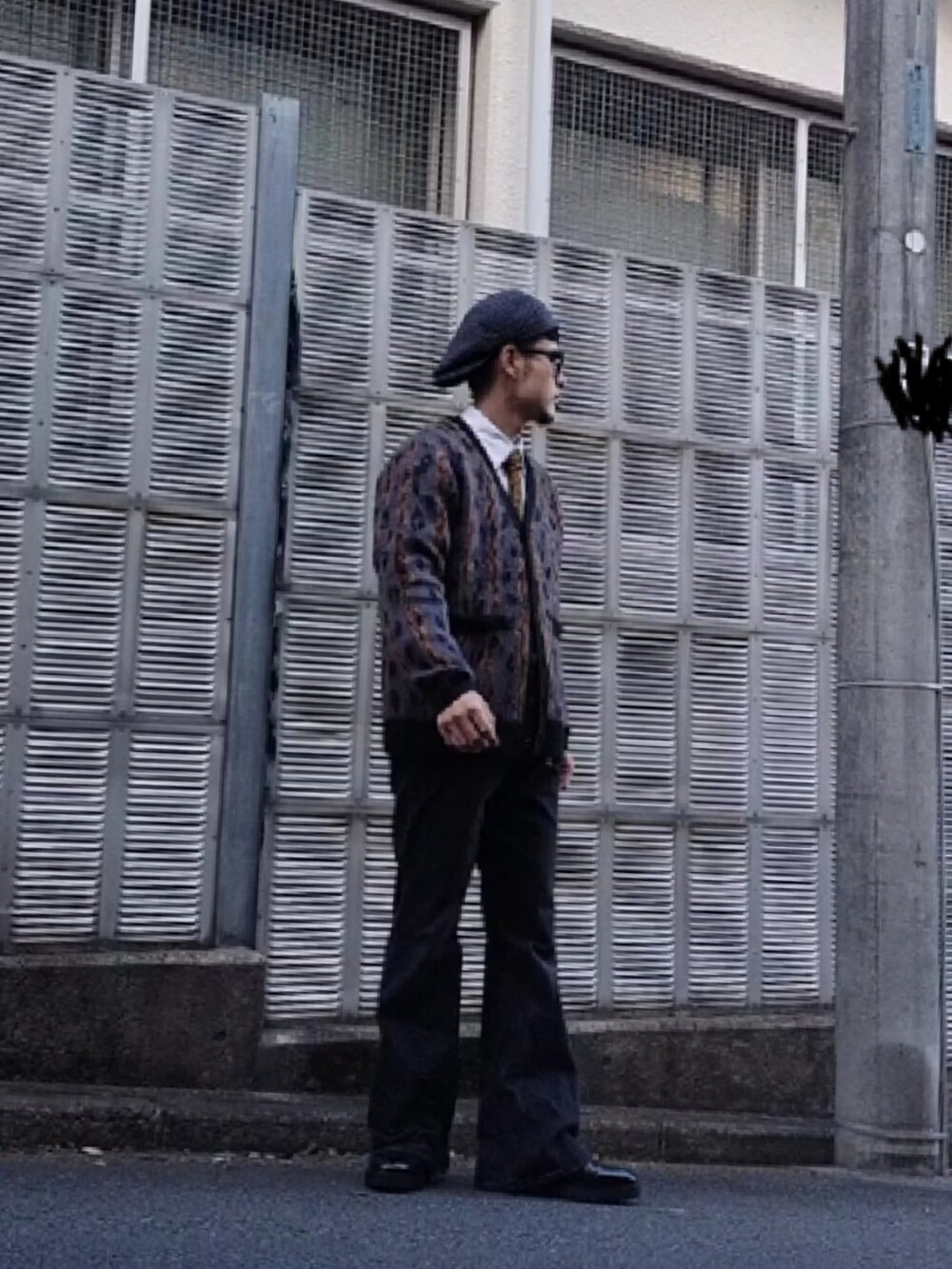 「大人カジュアル、きれいめカジュアル、お出かけコーデ、バイカー、脱量産型、休日スタイル」｜「Levi'sのアイテム（デニムパンツ、ブラック系）」を使った、バイカー沖【相互】さん（メンズ・168cm）の冬コーディネートの3枚目の写真