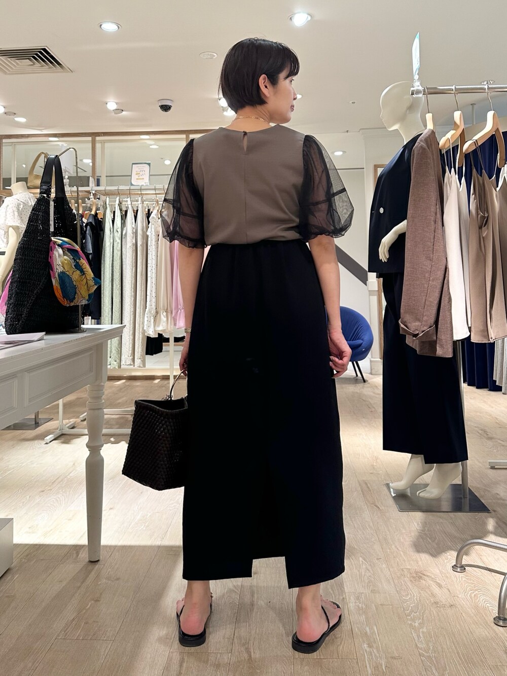 「袖ボリューム、スカート、スカートスタイル、スカートコーデ、夏ファッション、オトナカワイイ、大人コーデ、Tシャツコーデ、オトナ女子、大人女子、着映えトップス、袖コンシャス、チュール袖」|「NOLLEY’Sのロゴ刺繍キャップミニチャーム【NOLLEY'S mgr. 松葉☆別注アイテム】(チャーム、ブラウン系)」を使った、minaさん(骨格ストレート・レディース・157cm)の夏コーディネートの7枚目の写真