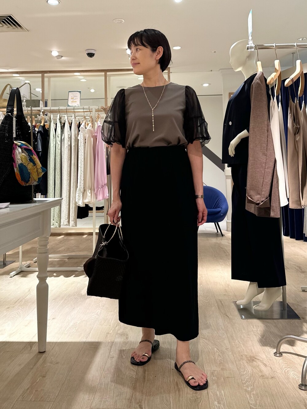 「袖ボリューム、スカート、スカートスタイル、スカートコーデ、夏ファッション、オトナカワイイ、大人コーデ、Tシャツコーデ、オトナ女子、大人女子、着映えトップス、袖コンシャス、チュール袖」|「NOLLEY’Sのロゴ刺繍キャップミニチャーム【NOLLEY'S mgr. 松葉☆別注アイテム】(チャーム、ブラウン系)」を使った、minaさん(骨格ストレート・レディース・157cm)の夏コーディネートの8枚目の写真