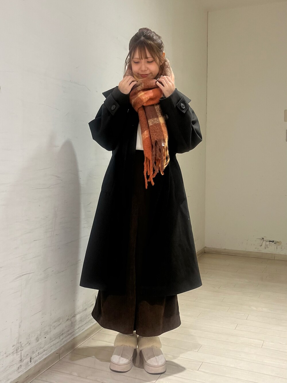 「ファッションを楽しもう、大人女子、休日コーデ、オトナカワイイ、おしゃれさんと繋がりたい、ニット、コート、ビッグ襟、ehka sopo」｜「ehka sopoのビッグ襟コート（その他アウター、グレー系）」を使った、shiori(◡̈)/さん（レディース・163cm）の秋コーディネートの2枚目の写真