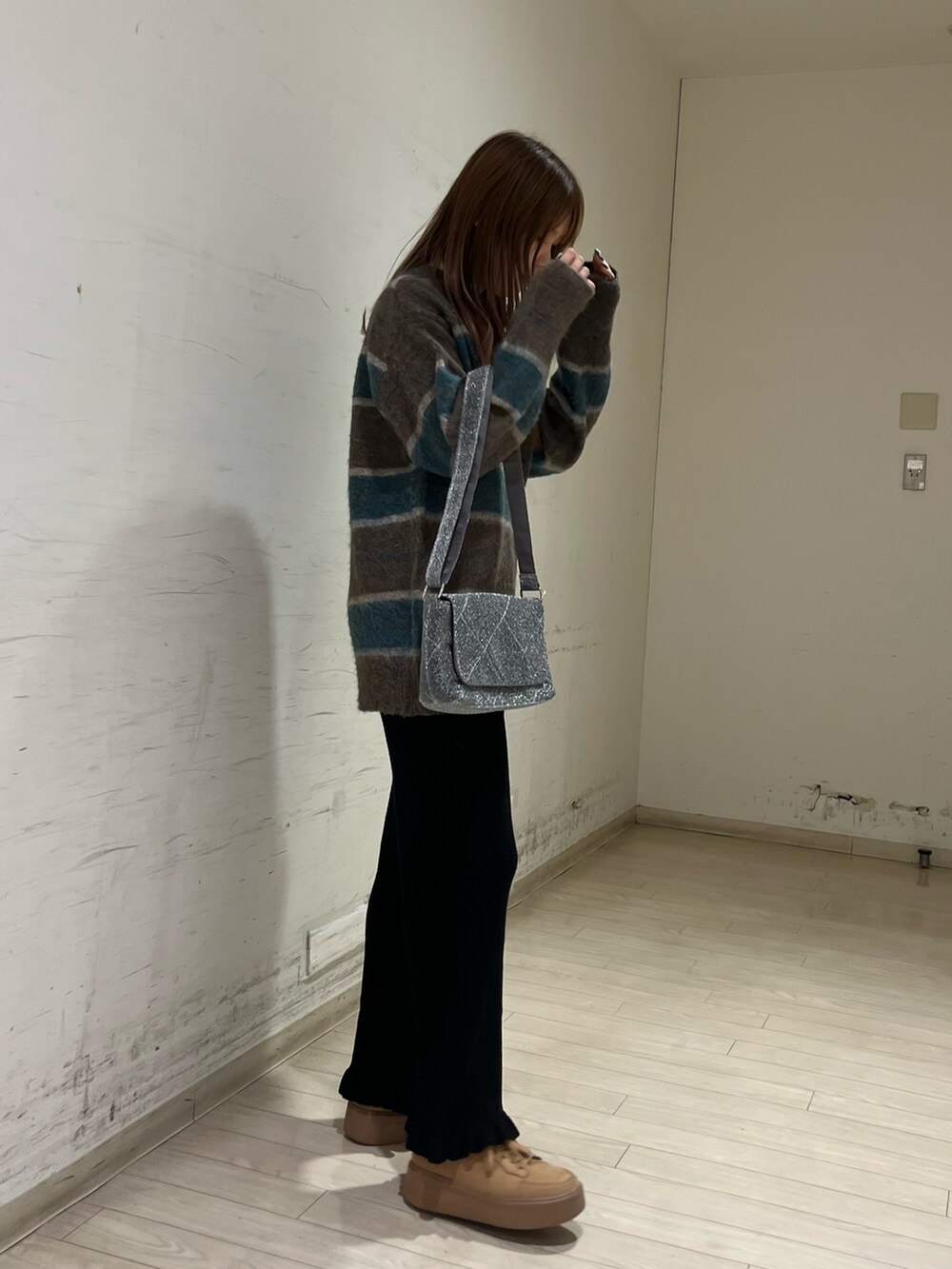 「ゆったりコーデ、お洒落さんとつながりたい、ehka sopo、ニットパンツ、セーター、お出かけコーデ」｜「ehka sopoの起毛ボーダープルオーバー（ニット/セーター、グリーン系）」を使った、shiori(◡̈)/さん（レディース・163cm）の秋コーディネートの3枚目の写真