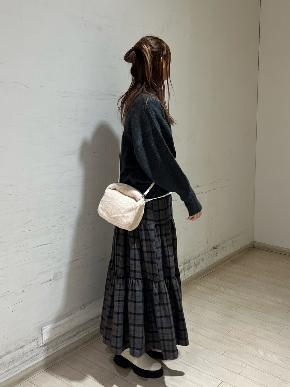 「Samansa Mos2 blueの【Rina×blue】ニットプルオーバー（ニット/セーター、グレー系）」を使った、shiori(◡̈)/さん（レディース・163cm）の秋コーディネートの5枚目の写真