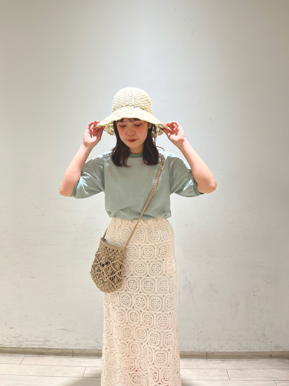 「春、春コーデ、夏コーデ、おでかけコーデ、ehka sopo、カラーコーデ」｜「ehka sopoのジャカードパフスリーブカットソー（Tシャツ/カットソー、グリーン系）」を使った、shiori(◡̈)/さん（レディース・163cm）の春コーディネートの3枚目の写真