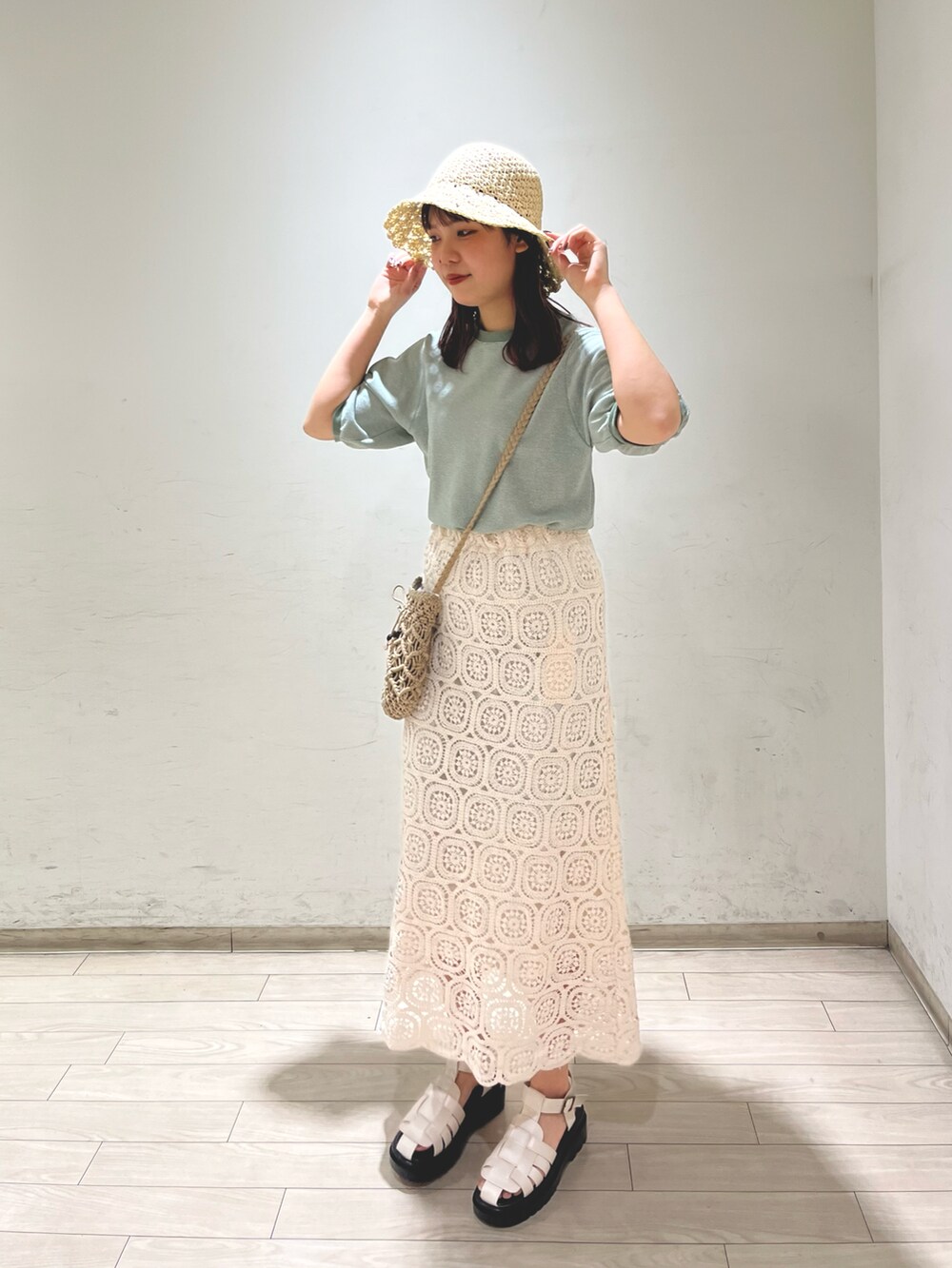 「春、春コーデ、夏コーデ、おでかけコーデ、ehka sopo、カラーコーデ」｜「ehka sopoのジャカードパフスリーブカットソー（Tシャツ/カットソー、グリーン系）」を使った、shiori(◡̈)/さん（レディース・163cm）の春コーディネートの2枚目の写真