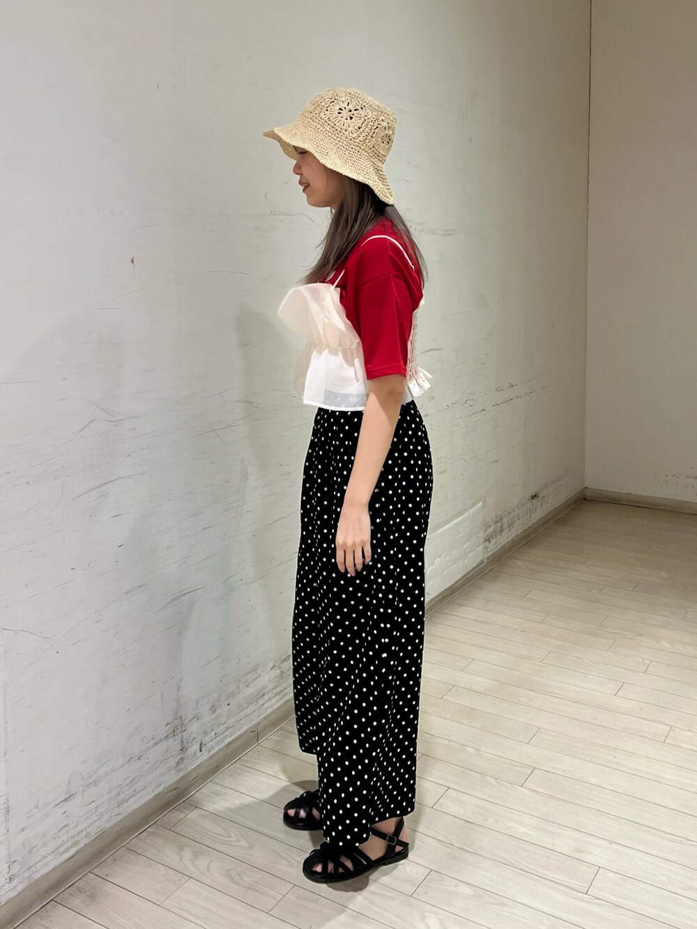 「ehka sopo」｜「ehka sopoの◎ハートプリントTシャツ（Tシャツ/カットソー、レッド系）」を使った、shiori(◡̈)/さん（レディース・163cm）の春コーディネートの2枚目の写真