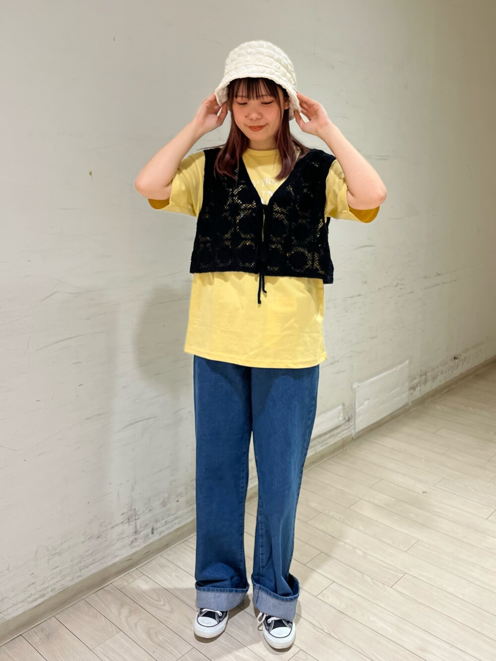 「お出かけコーデ日記、初夏コーデ、春夏コーデ、お出かけコーデ、ootd、パンツスタイル、ehka sopo」｜「ehka sopoのクシュクシュバケットハット（ハット、ホワイト系）」を使った、shiori(◡̈)/さん（レディース・163cm）の春コーディネートの2枚目の写真