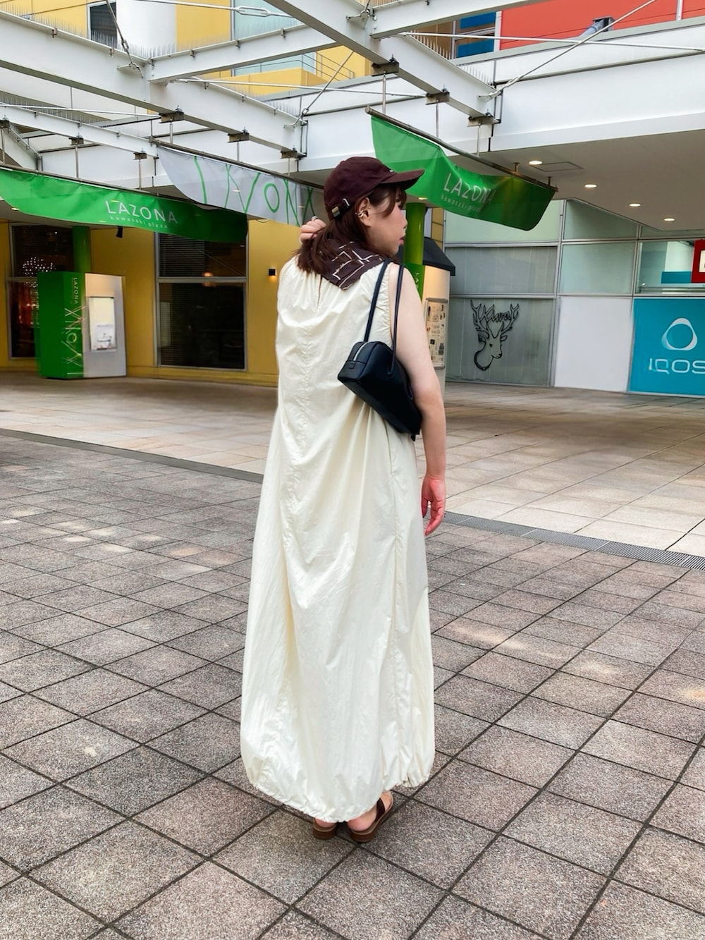 「TODAYFULのTDFL' Useful Cap（キャップ、ブラウン系）」を使った、TNKᡣ𐭩さん（レディース・167cm）の夏コーディネートの4枚目の写真