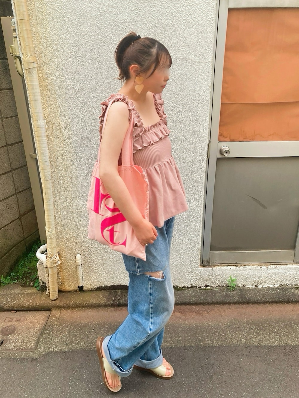 「GRLのアイテム（ニット/セーター、ピンク系）」を使った、TNKᡣ𐭩さん（レディース・167cm）の春コーディネートの2枚目の写真
