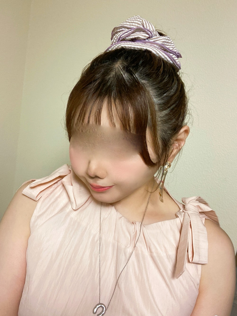 「EDIT. FOR LULUのLUフリルシュシュ（シュシュ、ベージュ系）」を使った、TNKᡣ𐭩さん（レディース・167cm）の春コーディネートの2枚目の写真