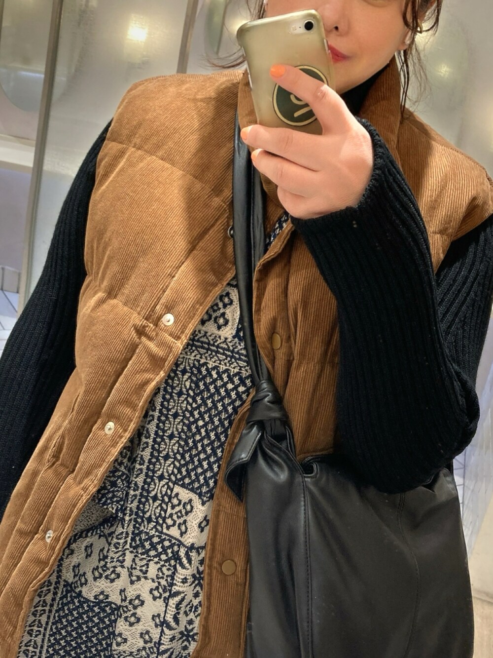 「anukeの2way Ecoleather Bag（ショルダーバッグ、ブラック系）」を使った、TNKᡣ𐭩さん（レディース・167cm）の冬コーディネートの2枚目の写真