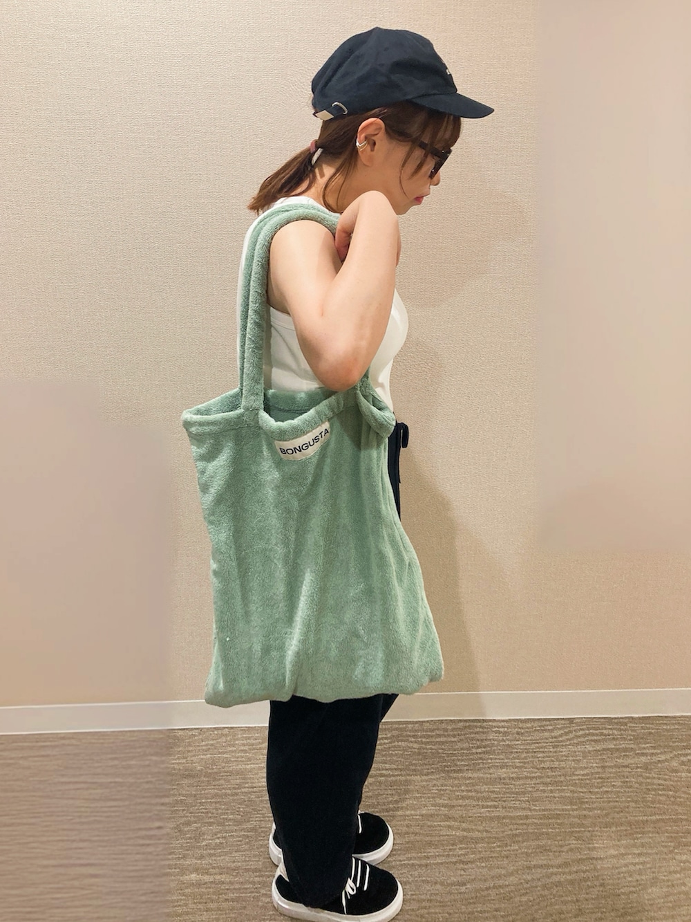 「UNIQLOのアイテム（タンクトップ、ホワイト系）」を使った、TNKᡣ𐭩さん（レディース・167cm）の夏コーディネートの2枚目の写真