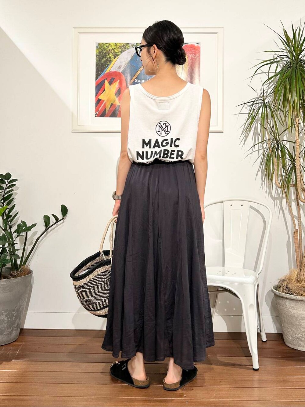 「ママコーデ、アラフォーコーデ、30代、私のイチ推しブランド」｜「The BagmatiのThe Bagmati　アバカカゴバッグ（かごバッグ、ベージュ系）」を使った、yokouchiさん（レディース・164cm）の夏コーディネートの2枚目の写真