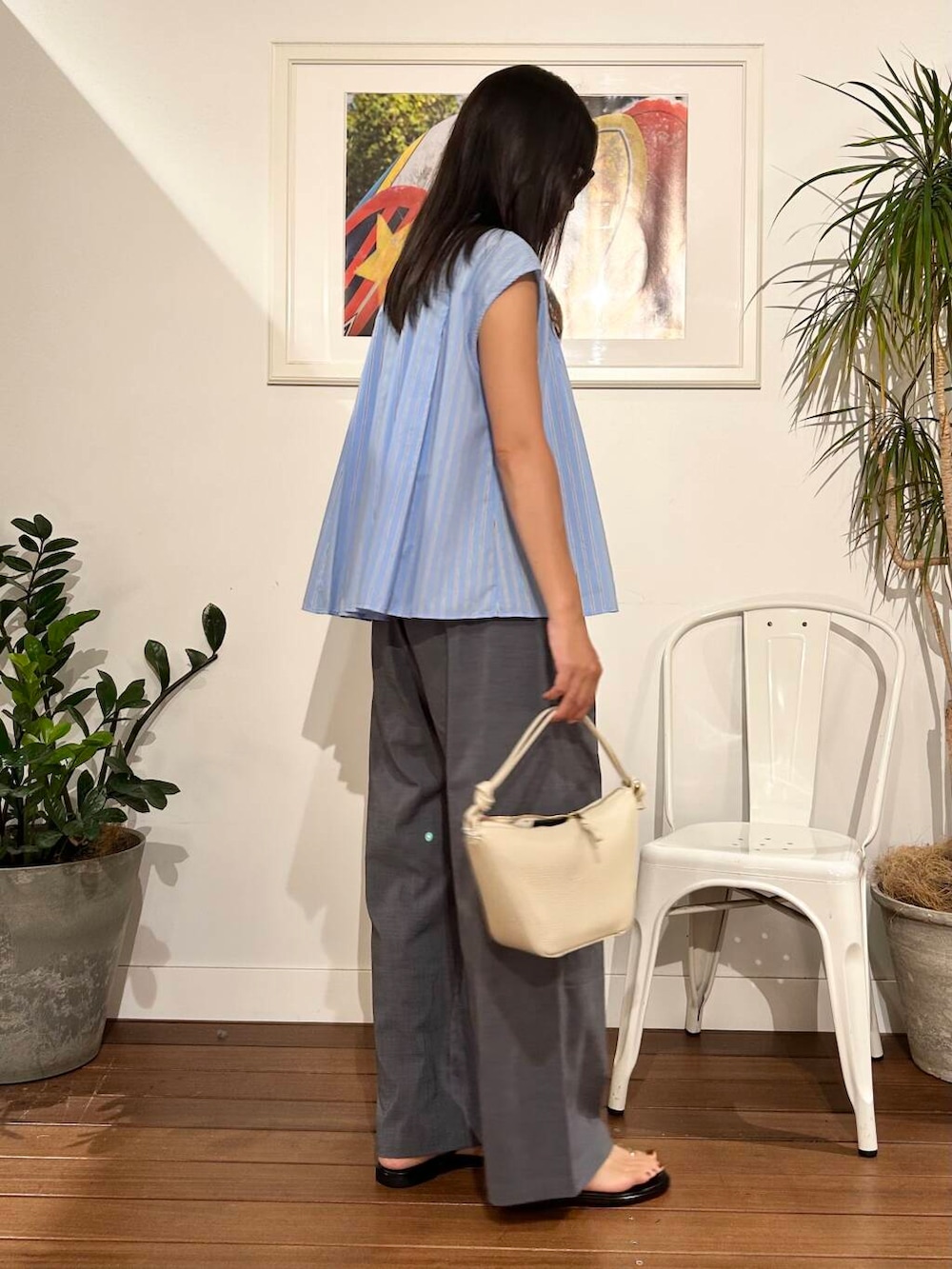 「AULENTTIのAULENTTI　2WAYショルダーバッグ（ショルダーバッグ、ホワイト系）」を使った、横内さん（レディース・164cm）の夏コーディネートの5枚目の写真