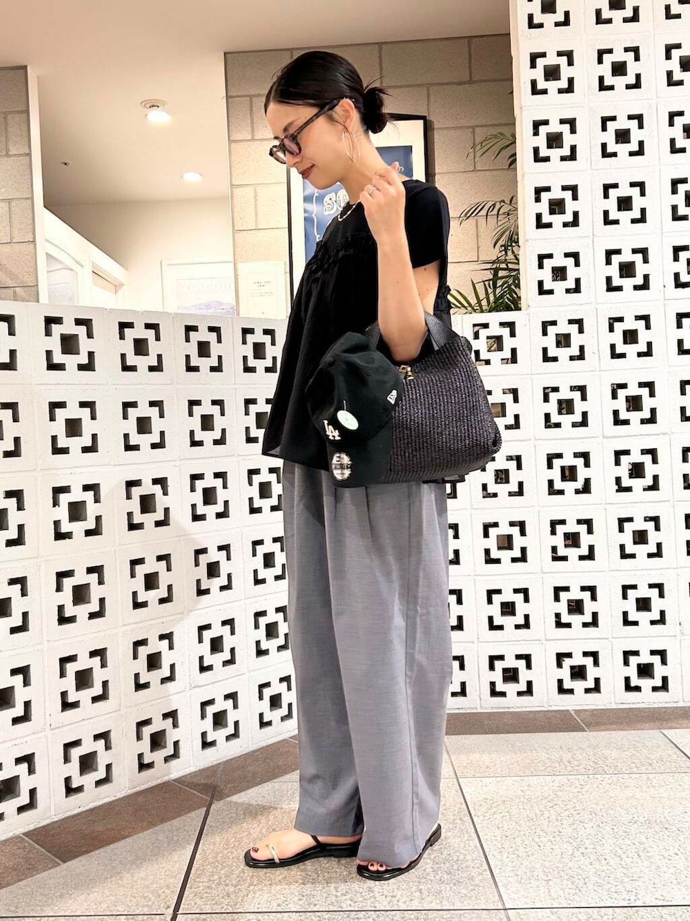 「シンプル、ママコーデ、アラフォーコーデ、30代、楽ちん、洒落見えカットソーコーデ」|「URBAN RESEARCH Sonny LabelのNew Era 920 SWEAT BAND LOSDOD BLK(キャップ、ブラック系)」を使った、横内さん(レディース・164cm)の夏コーディネートの4枚目の写真