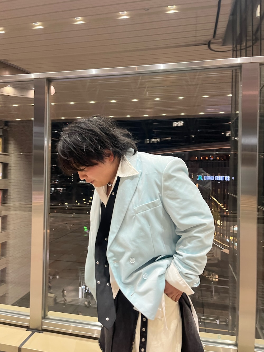 「今日のコーデ、春色、キレイめカジュアル、古着MIX、テーラードジャケット、ネクタイ、レイヤード、GRANCY」｜「usedのアイテム（テーラードジャケット、ブルー系）」を使った、ひろむ (22)さん（メンズ・161cm）の春コーディネートの2枚目の写真