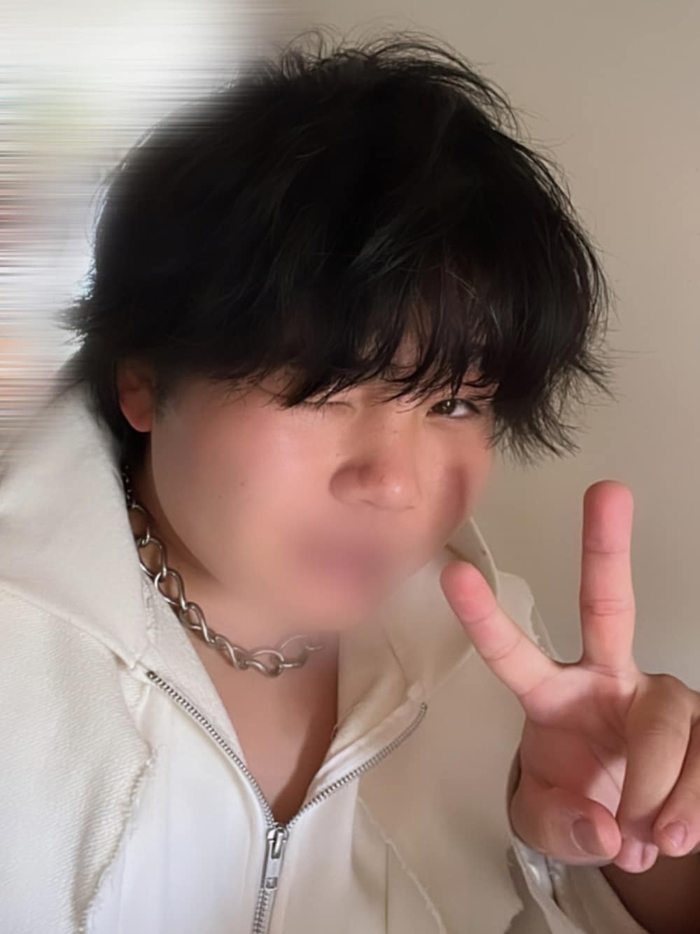 「GRANCY、adrer、HARE、シンプルコーデ、カジュアル、ジップパーカー、お洒落さんとつながりたい、低身長男子、モノトーン」|「GRANCYの【GRANCY】Heavyweight LayerDesign FullzipHoodie / ヘビーウェイト レイヤーデザイン フルジップフーディ(パーカー、ホワイト系)」を使った、ひろむ (22)さん(メンズ・161cm)の冬コーディネートの2枚目の写真