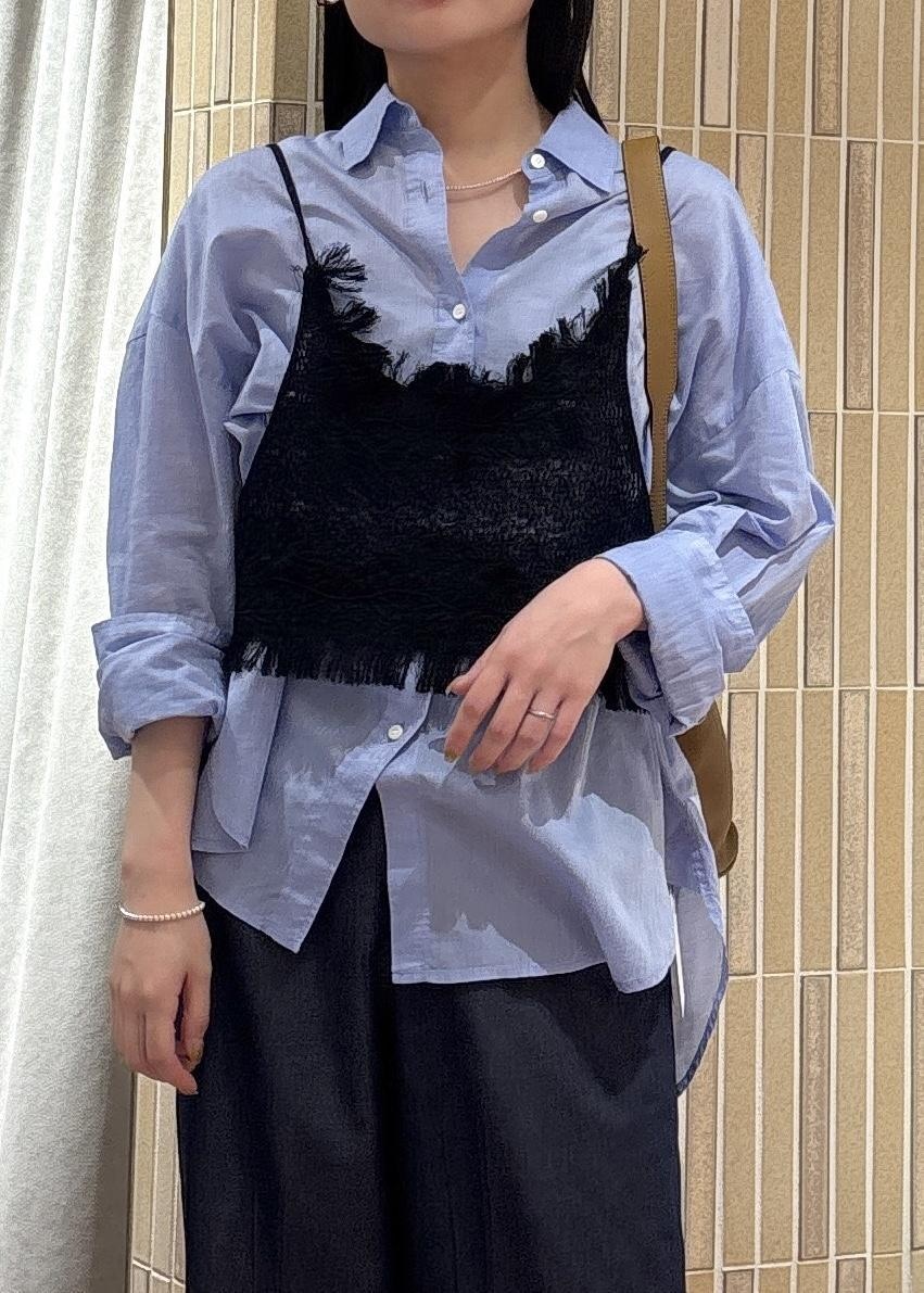 「初秋コーデ、ワントーンコーデ、ROPÉ、ウェーブ、ブルべ夏、敏感、トップス、シャツ/ブラウス、キャミソール、パンツ、スラックス、バッグ、ハンドバッグ、GGX95010、SHF35430」｜「SALON adam et rope'のコットンライクスタイルアップパンツ（スラックス、ブルー系）」を使った、AYAさん（レディース・158cm）の夏コーディネートの5枚目の写真