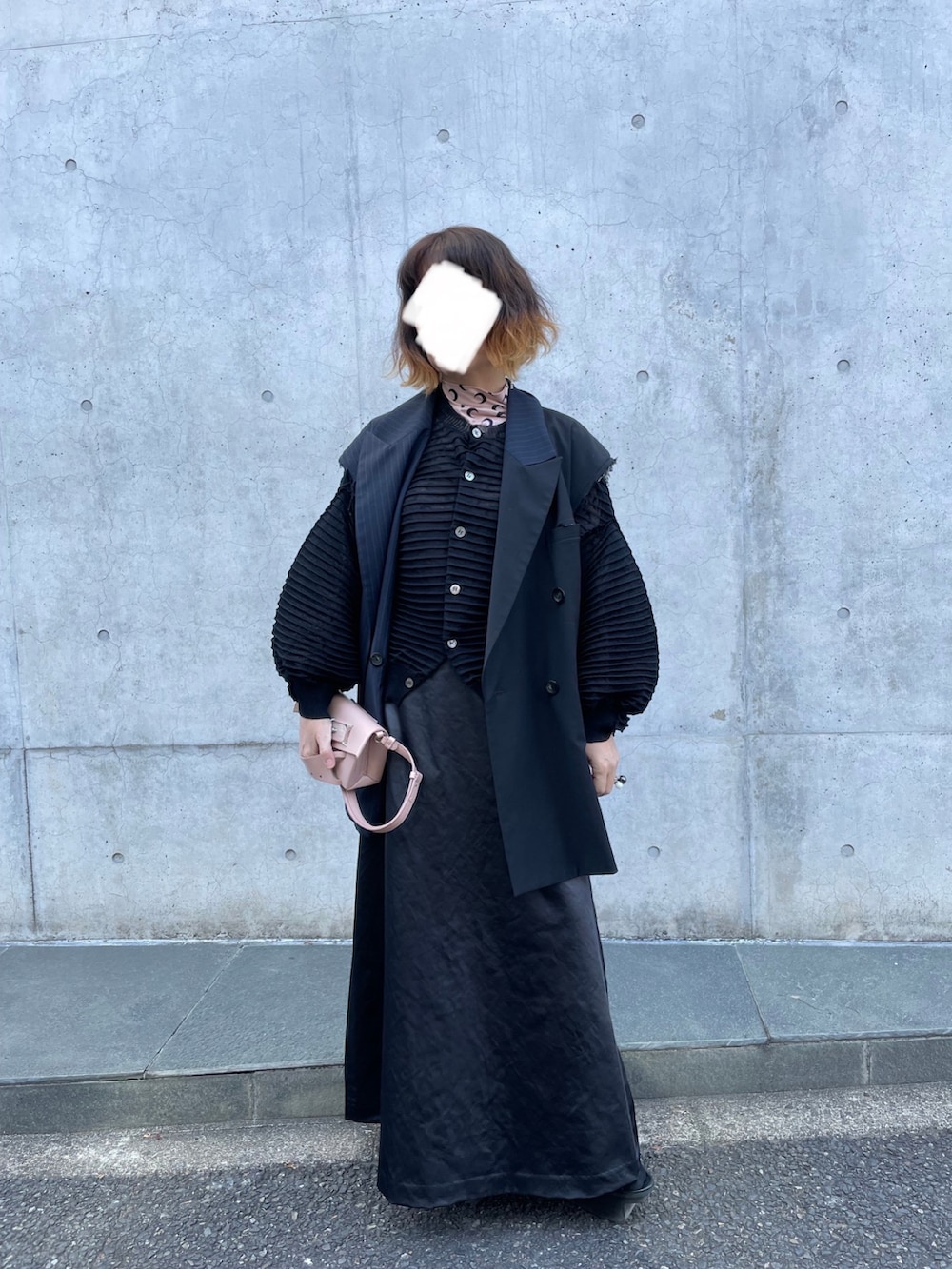 「COMME des GARCONSのアイテム（カーディガン/ボレロ、ブラック系）」を使った、ゆきえさん（レディース・153cm）の冬コーディネートの2枚目の写真
