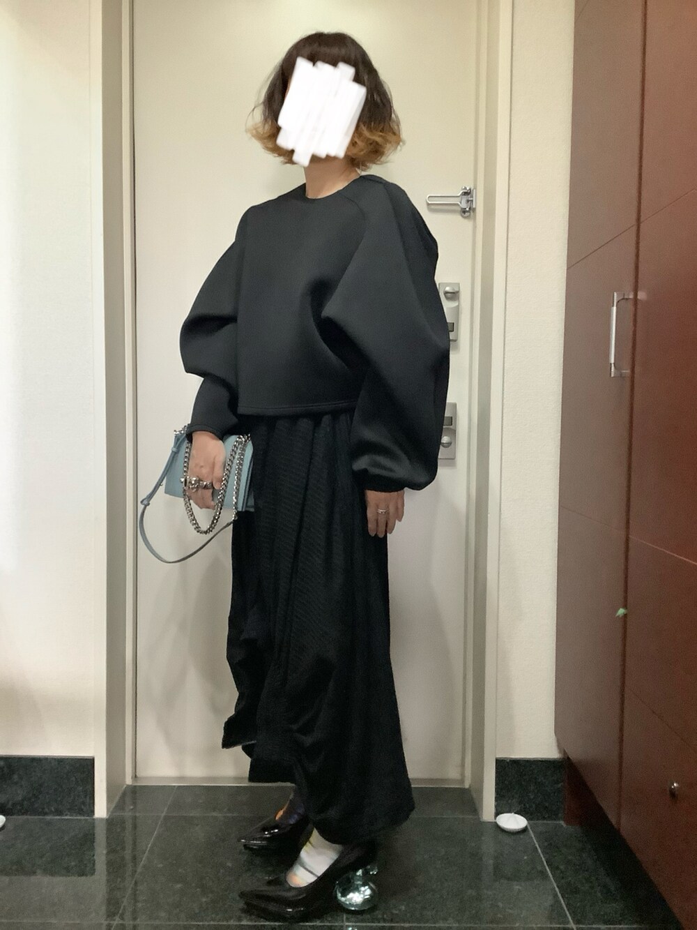 「Maison MIHARA YASUHIROのアイテム（パンプス、ブルー系）」を使った、ゆきえさん（レディース・153cm）の冬コーディネートの3枚目の写真