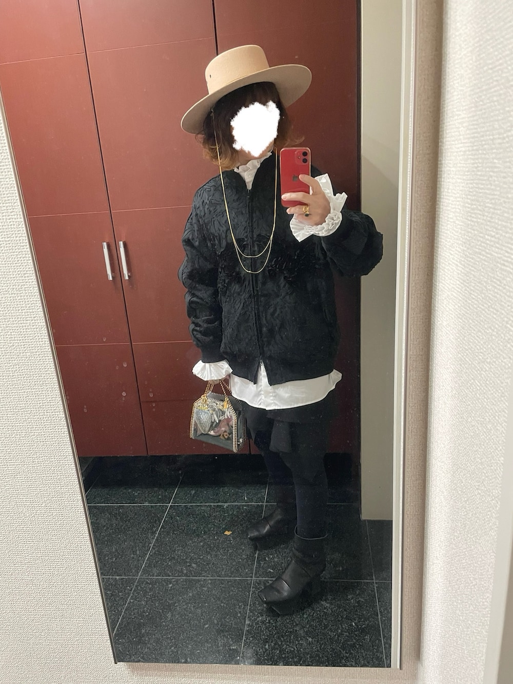 「TAAKKのアイテム（ブルゾン、ブラック系）」を使った、ゆきえさん（レディース・153cm）の冬コーディネートの2枚目の写真