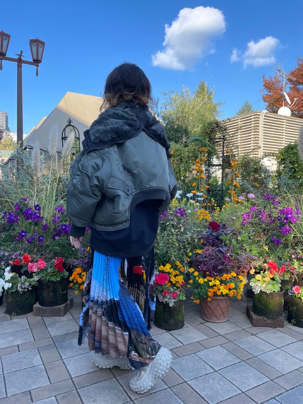 「beautiful peopleのアイテム（MA-1、グリーン系）」を使った、ゆきえさん（レディース・153cm）の秋コーディネートの3枚目の写真