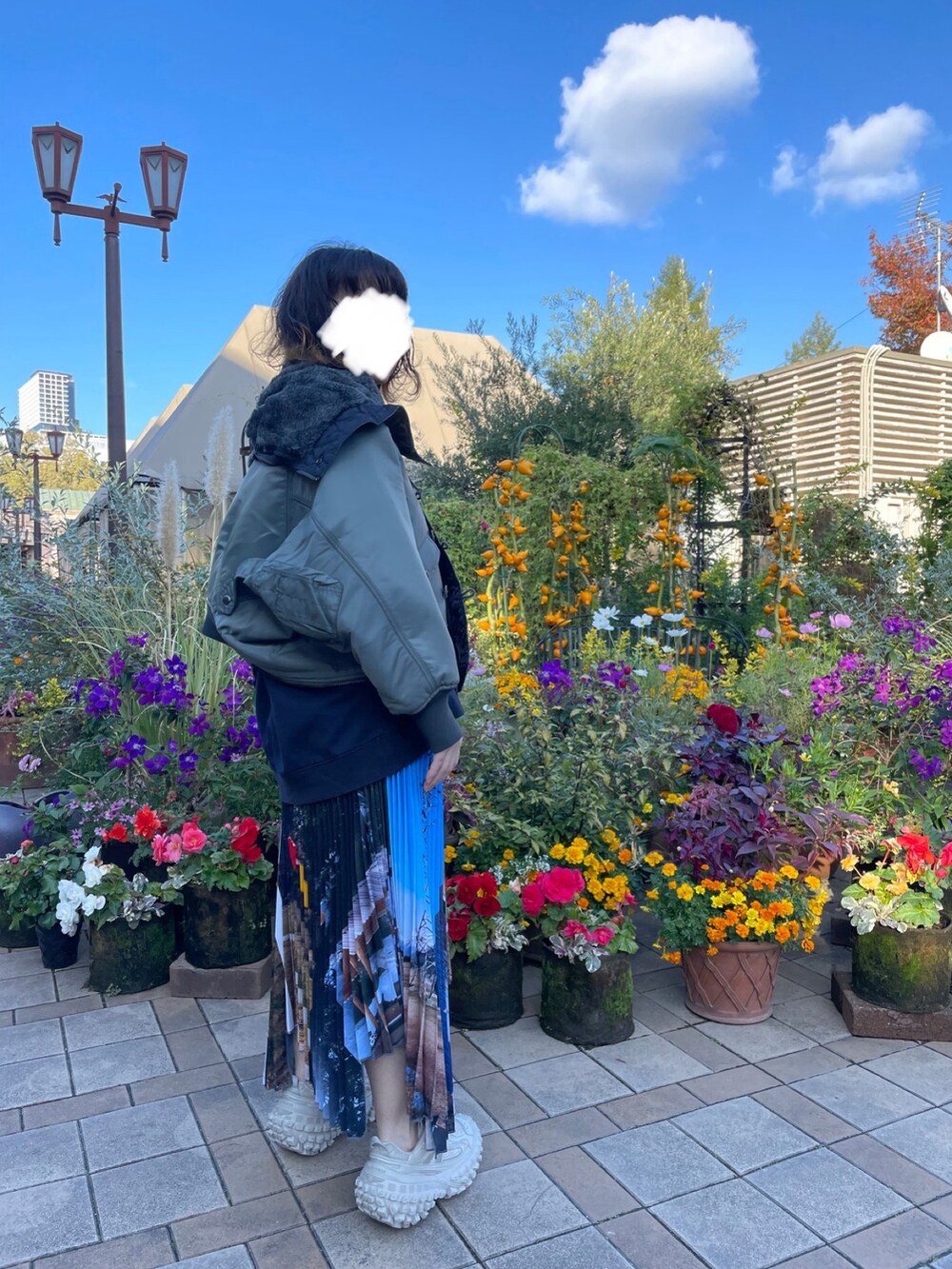 「beautiful peopleのアイテム（MA-1、グリーン系）」を使った、ゆきえさん（レディース・153cm）の秋コーディネートの2枚目の写真