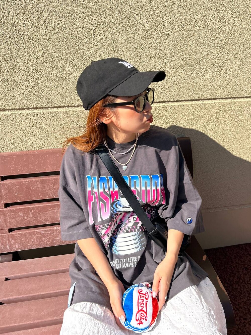 その他のTシャツ/カットソー、グリーン系のサングラスを着用したレディースの夏コーディネートの2枚目の写真