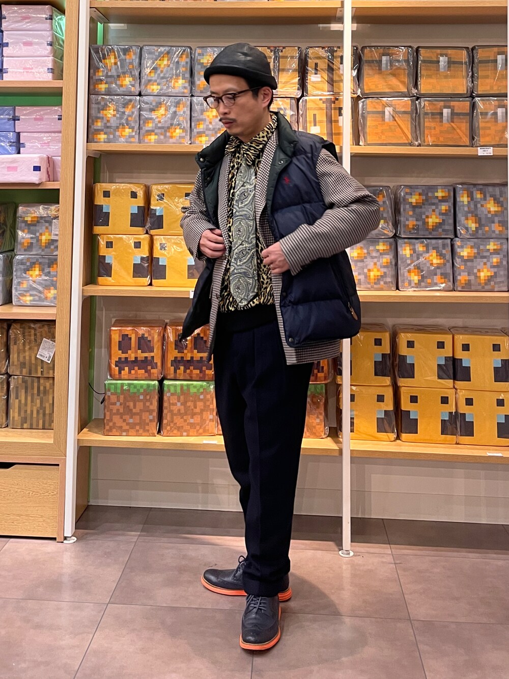 「おっさん、トラッドMIX」｜「NEATのアイテム（その他パンツ、ブラック系）」を使った、susumubb1さん（メンズ・172cm）の冬コーディネートの2枚目の写真