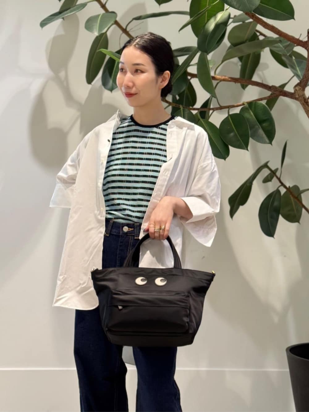 「TOMORROWLAND、TOMORROWLAND .B、トゥモローランド、MACPHEE、ballsey、Anya Hindmarch、PALOMA BARCELO、MARIHA、ボーダーニット、ラメニット、デニム、半袖シャツ」｜「TOMORROWLAND のコットンジャージー キャミソール（キャミソール、ホワイト系）」を使った、Nito_TOMORROWLANDさん（レディース・158cm）の夏コーディネートの3枚目の写真