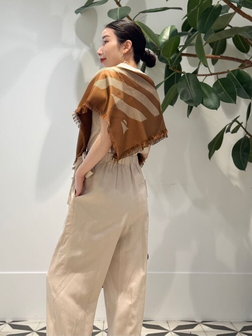 セルロースナイロンツイル ジャンプスーツを使った人気ファッション