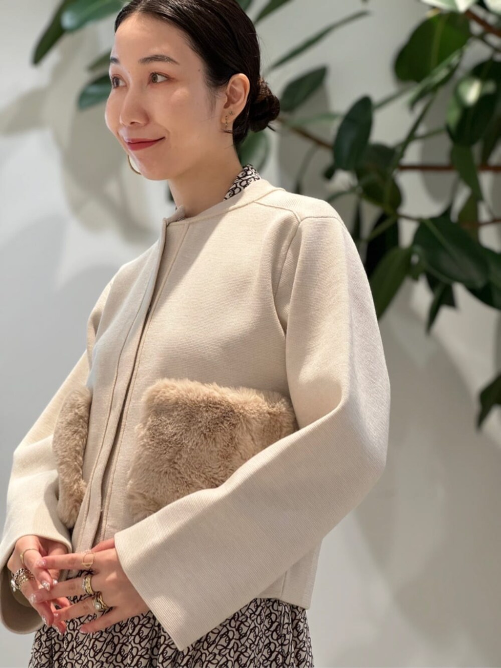 「TOMORROWLAND、トゥモローランド、ballsey、SARTORE、J&M DAVIDSON、カーディガン、ミラノリブ、ファーポケット、ワンピース、柄ワンピース、ボウタイワンピース」｜「SARTOREのSARTORE Sメタルロングブーツ（ブーツ、ブラウン系）」を使った、Nito_TOMORROWLANDさん（レディース・158cm）の秋コーディネートの5枚目の写真