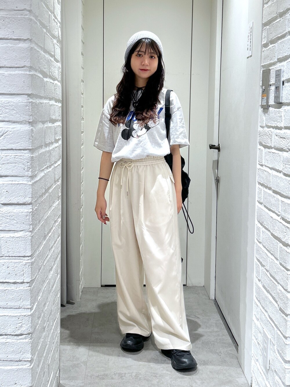「FREE'S MARTのドローコードスニーカー（スニーカー、ブラック系）」を使った、yurm6さん（レディース・153cm）の夏コーディネートの3枚目の写真