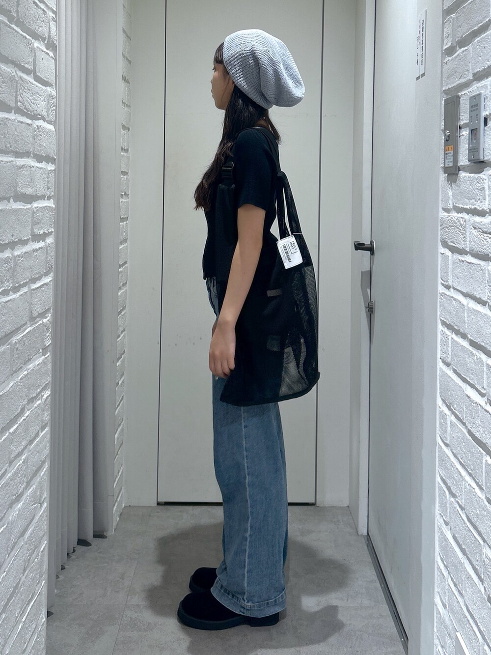 「FREE'S MARTの◆フロントホックリブニット（ニット/セーター、ブラック系）」を使った、yurm6さん（レディース・153cm）の夏コーディネートの3枚目の写真