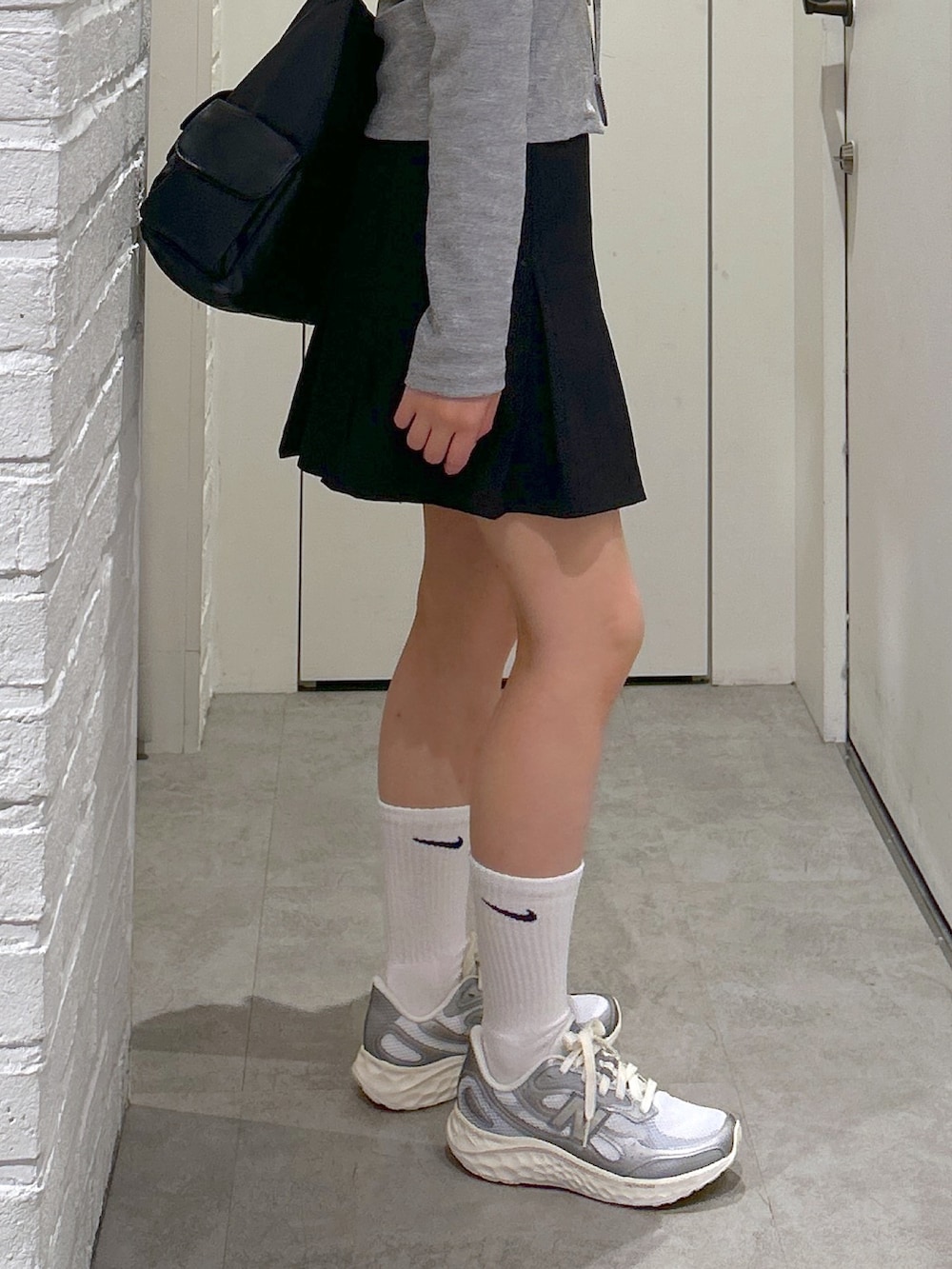 「FREE'S MARTの◆ボックスプリーツミニスカート（スカート、ブラック系）」を使った、yurm6さん（レディース・153cm）の春コーディネートの4枚目の写真