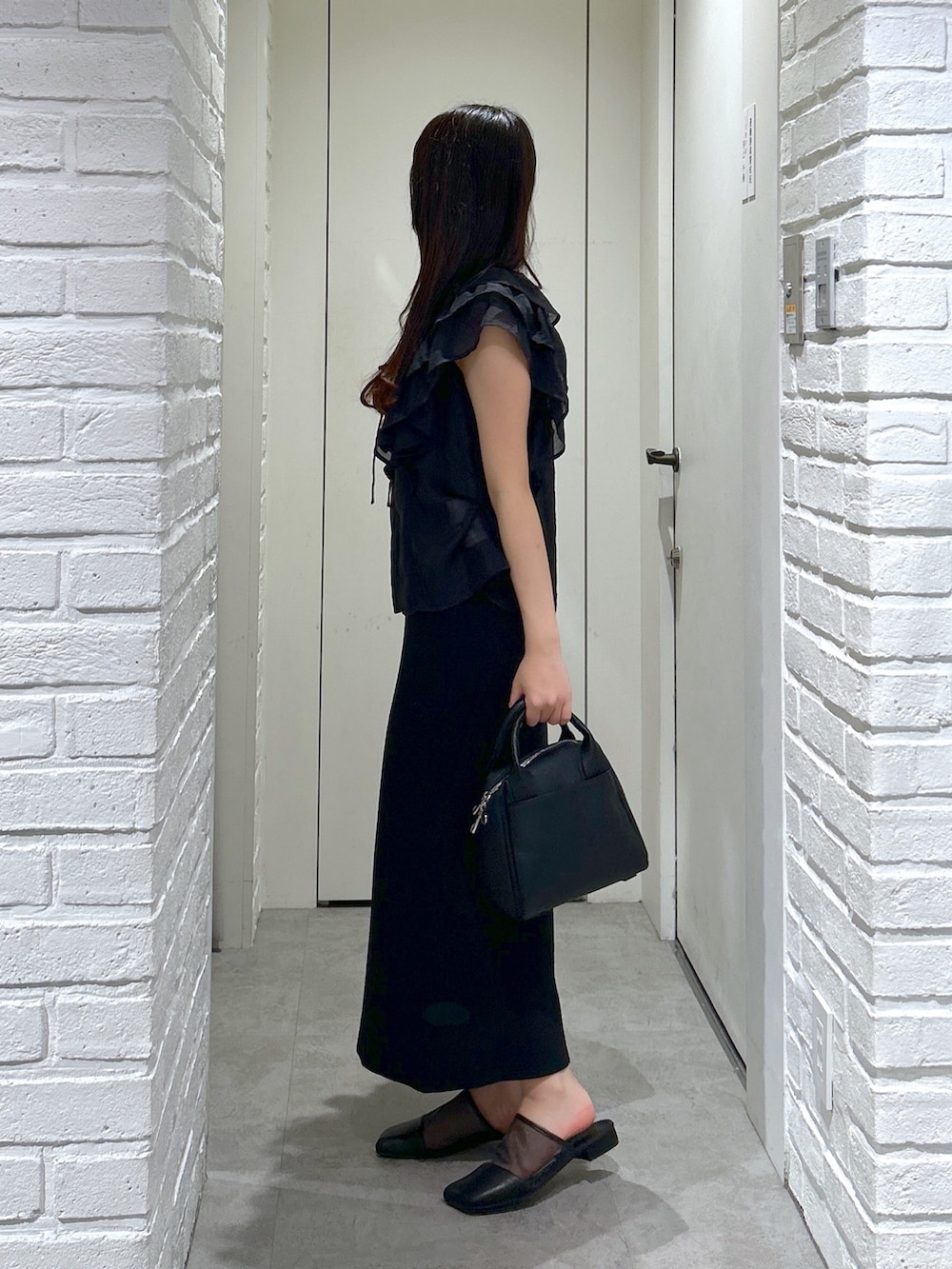 「FREE'S MARTの◆フリルフレンチブラウス（シャツ/ブラウス、ブラック系）」を使った、yurm6さん（レディース・153cm）の春コーディネートの6枚目の写真