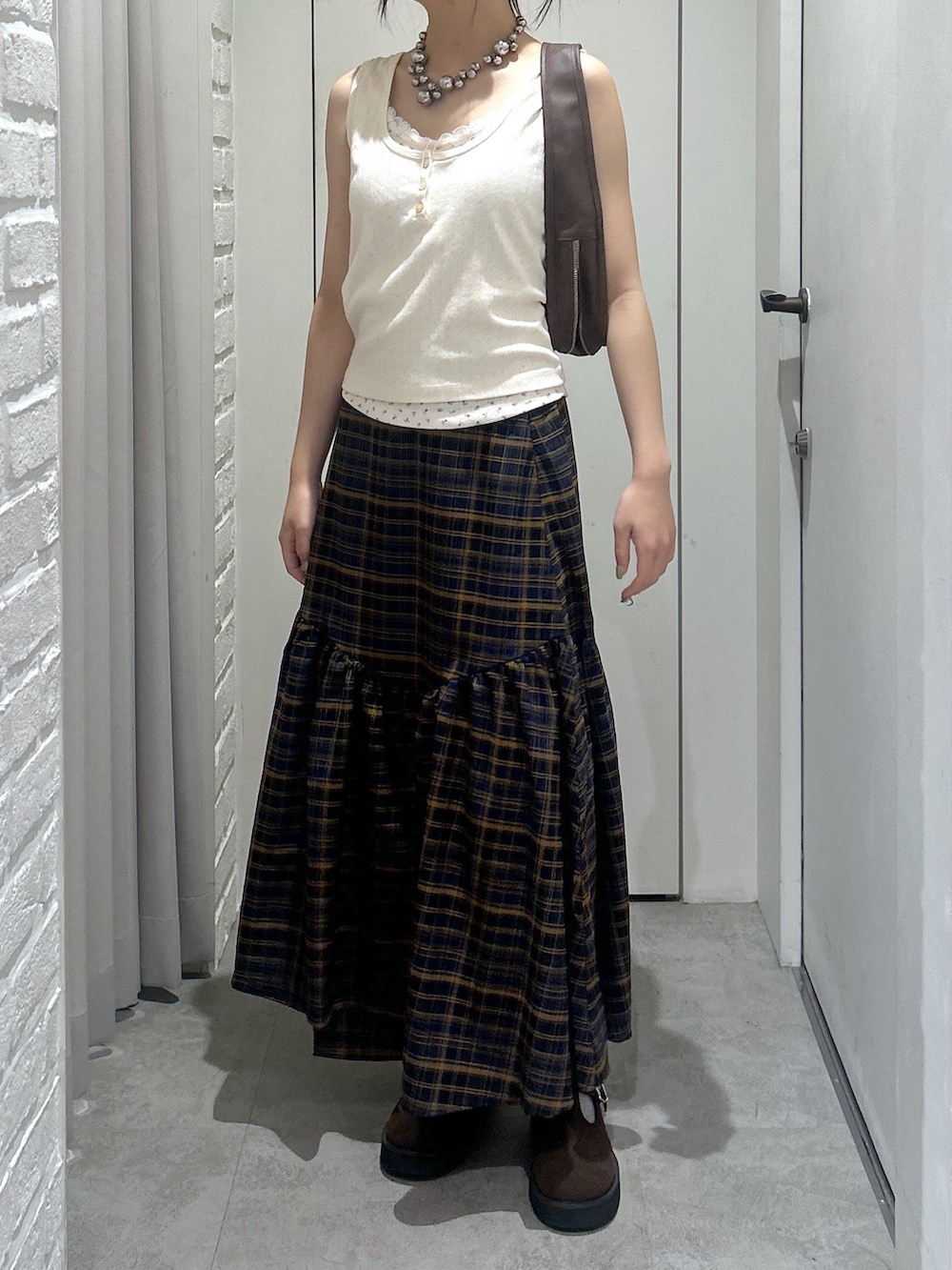 「FREE'S MARTの針抜きテレコレイヤードタンクトップ（Tシャツ/カットソー、ホワイト系）」を使った、yurm6さん（レディース・153cm）の夏コーディネートの3枚目の写真