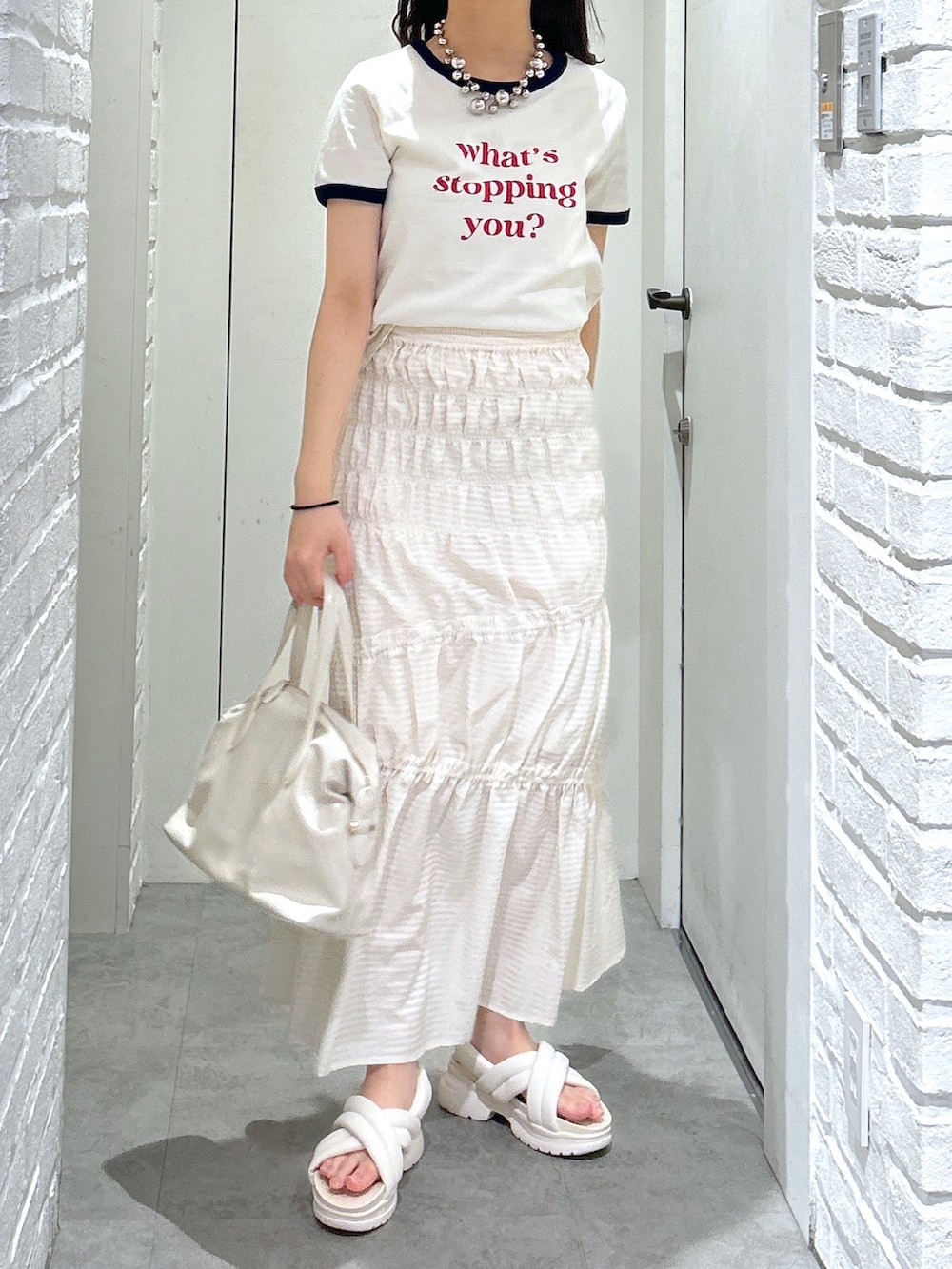 「FREE'S MARTの◆レトロロゴリンガーTシャツ（Tシャツ/カットソー、ホワイト系）」を使った、yurm6さん（レディース・153cm）の夏コーディネートの4枚目の写真
