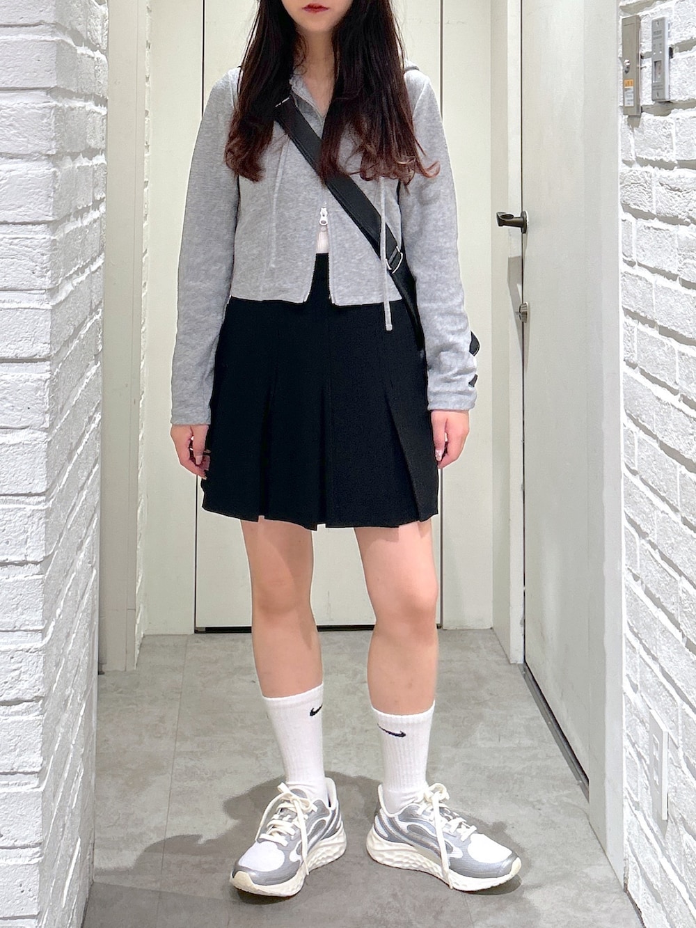 「FREE'S MARTの◆ボックスプリーツミニスカート（スカート、ブラック系）」を使った、yurm6さん（レディース・153cm）の春コーディネートの9枚目の写真