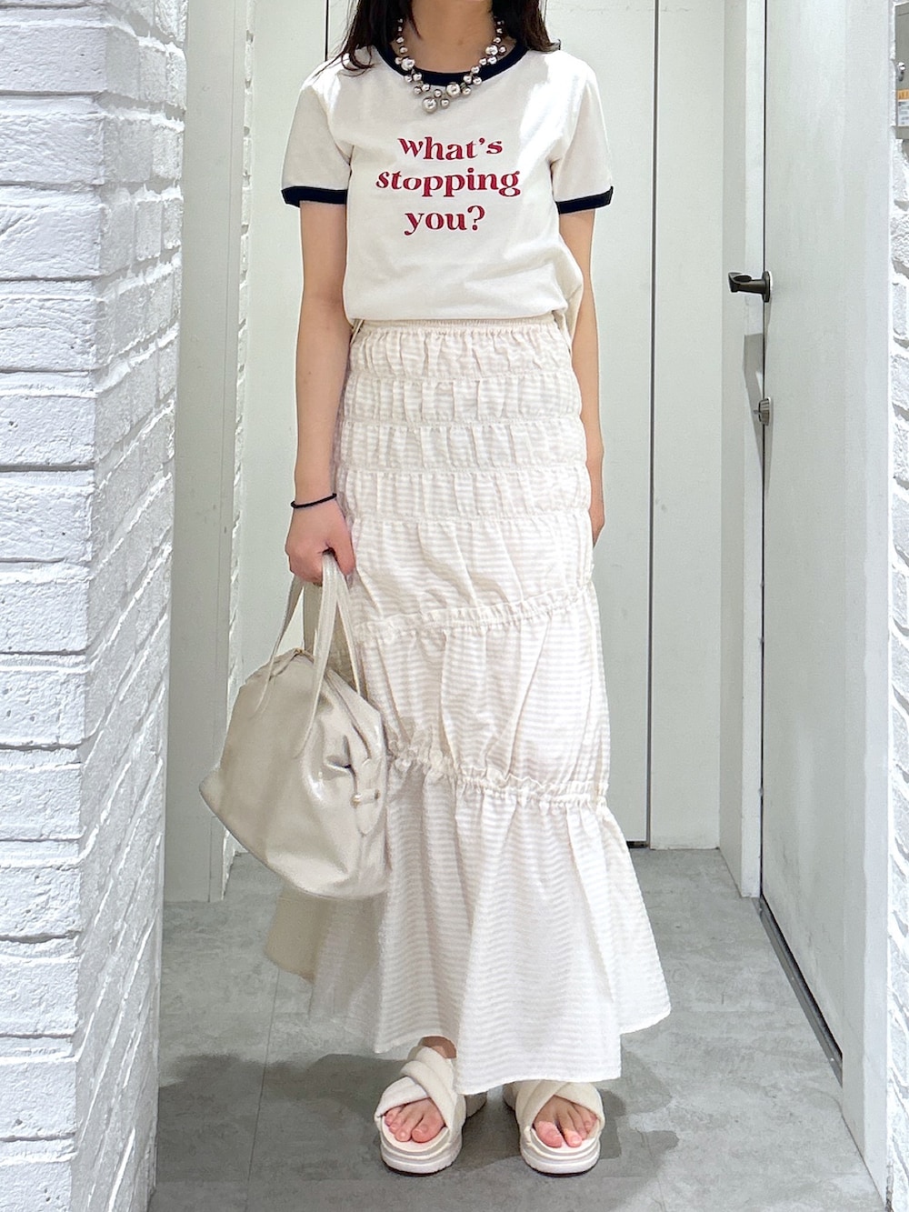 「FREE'S MARTの◆レトロロゴリンガーTシャツ（Tシャツ/カットソー、ホワイト系）」を使った、yurm6さん（レディース・153cm）の夏コーディネートの7枚目の写真