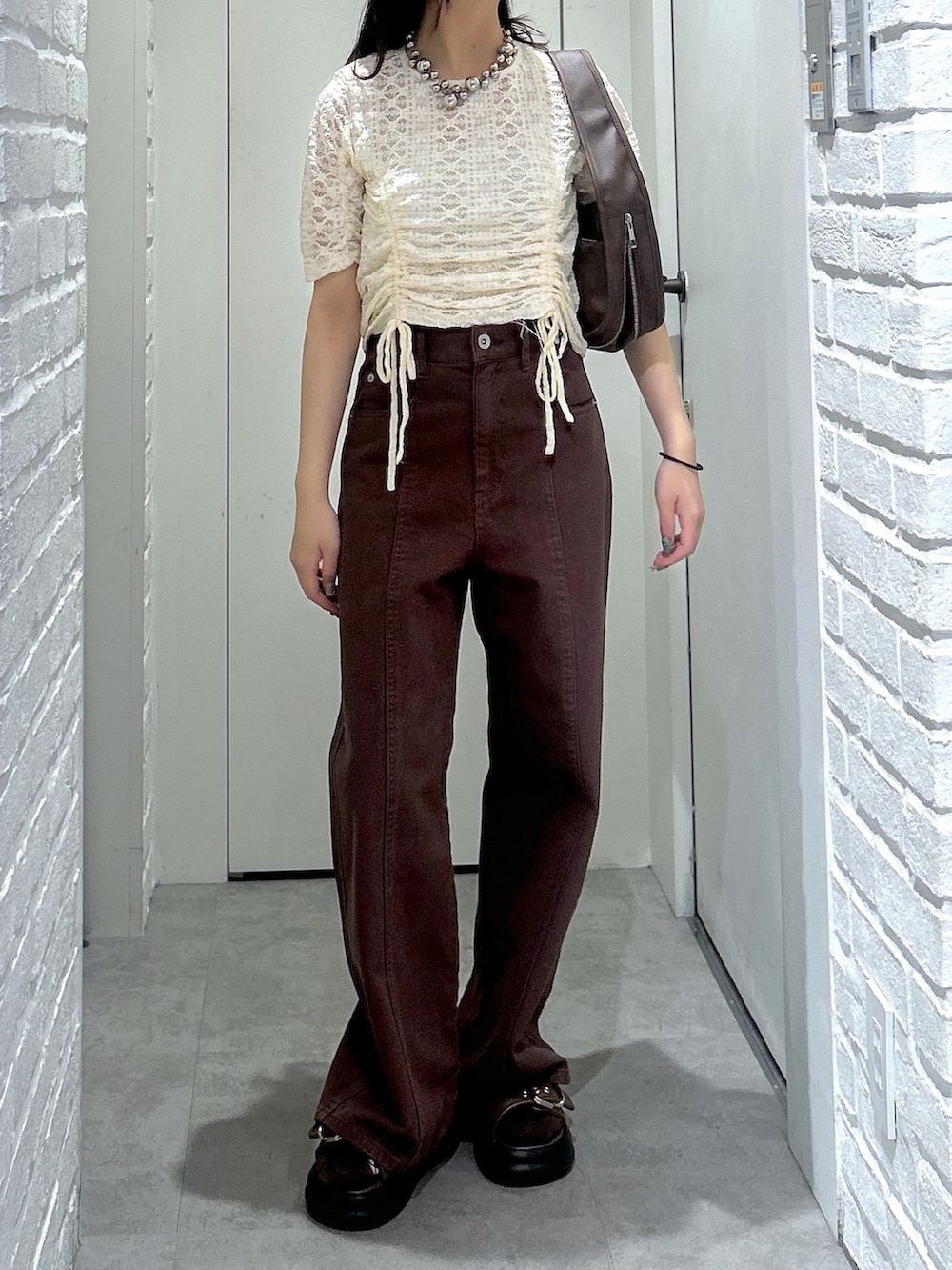 「FREE'S MARTのストレッチレースドロストトップス（Tシャツ/カットソー、ホワイト系）」を使った、yurm6さん（レディース・153cm）の夏コーディネートの4枚目の写真